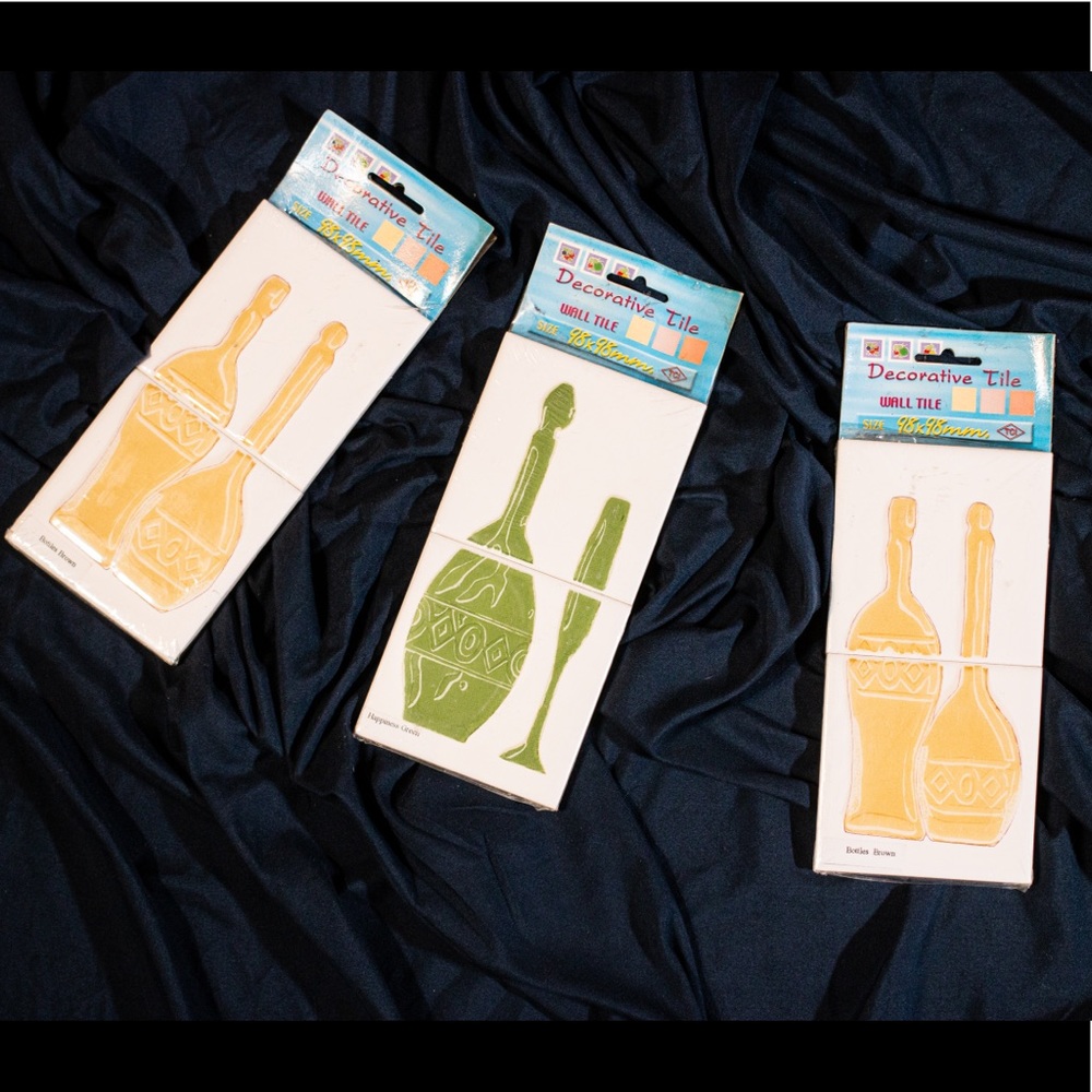 NWT - Wall tiles w/ bottle design (98 mm x 98 mm)